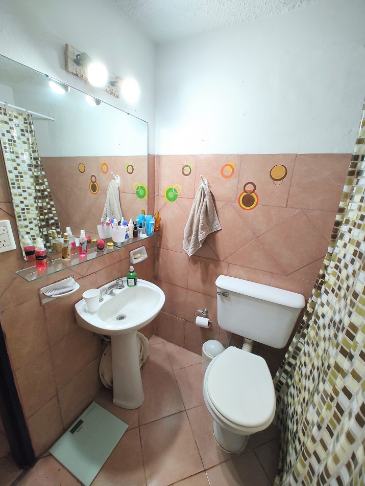 Casa 5 ambientes con piscina a metros de ruta 26. Zona de casas quinta.