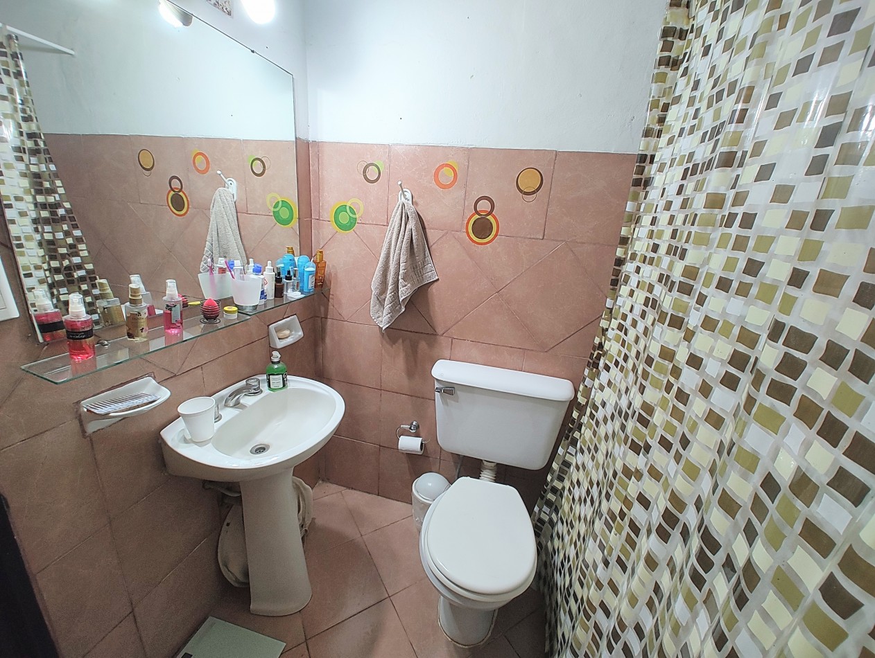 Casa 5 ambientes con piscina a metros de ruta 26. Zona de casas quinta.