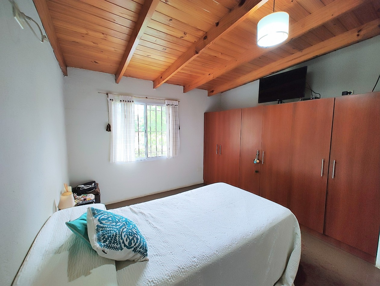 Casa 5 ambientes con piscina a metros de ruta 26. Zona de casas quinta.
