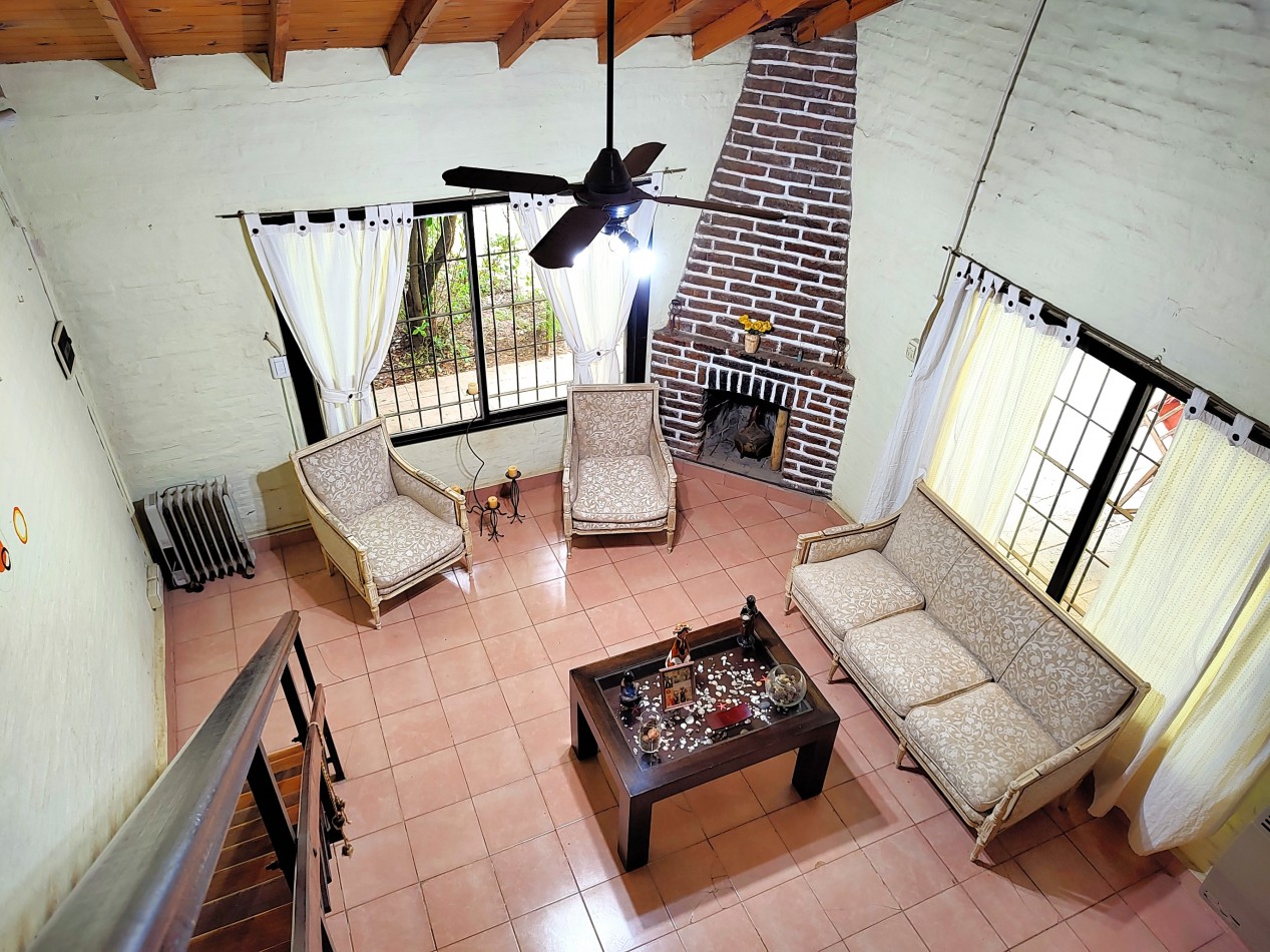 Casa 5 ambientes con piscina a metros de ruta 26. Zona de casas quinta.