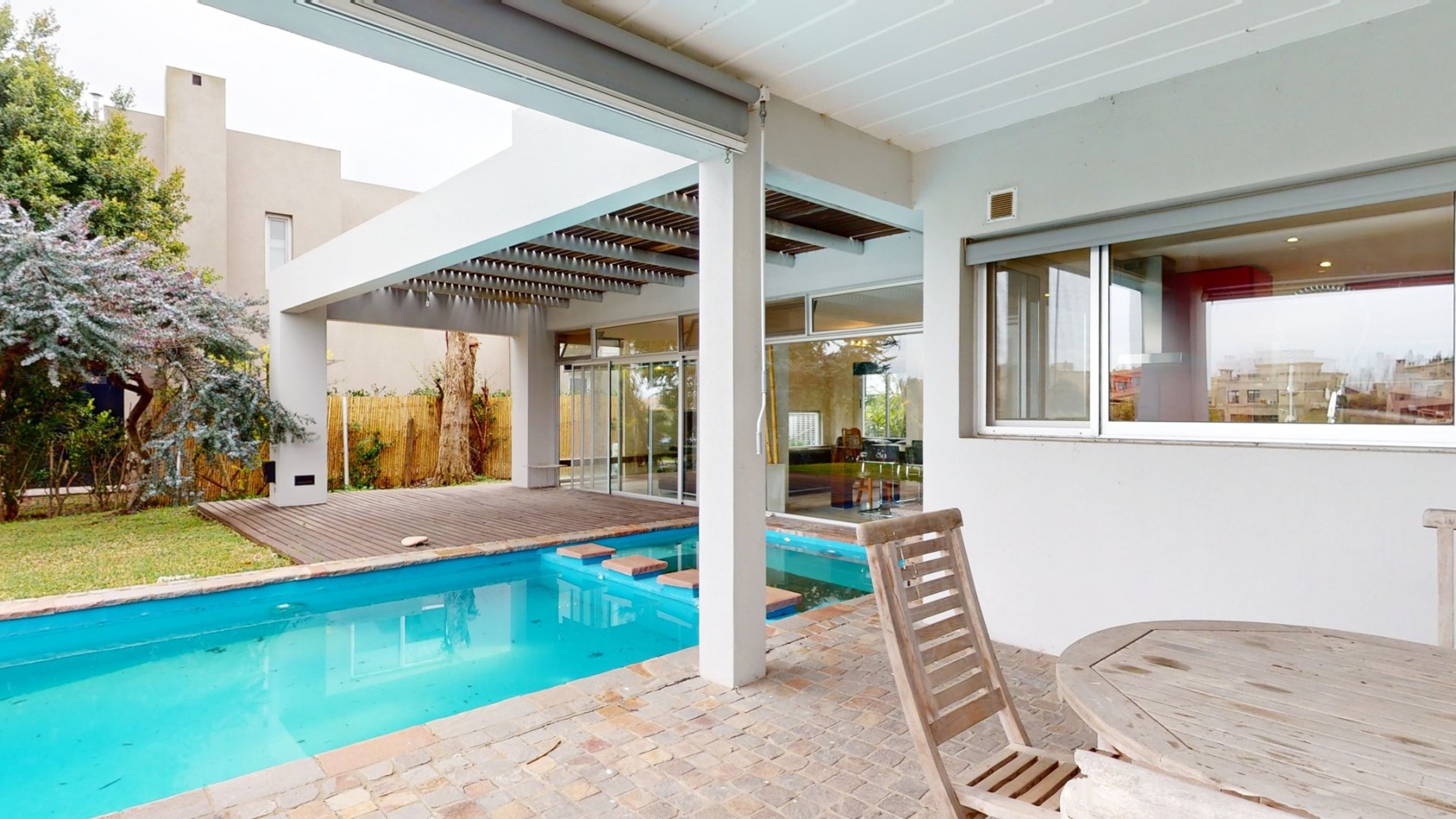 Venta Casa al lago zona norte barrio cerrado