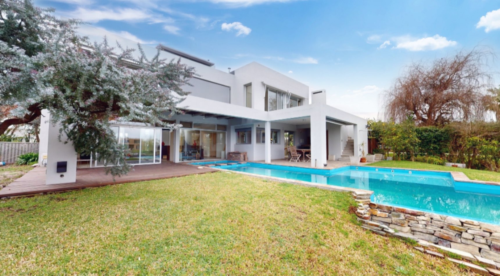 Venta Casa al lago zona norte barrio cerrado