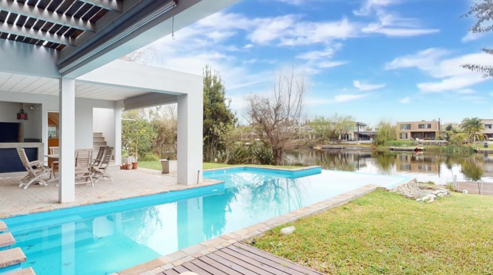 Venta Casa al lago zona norte barrio cerrado