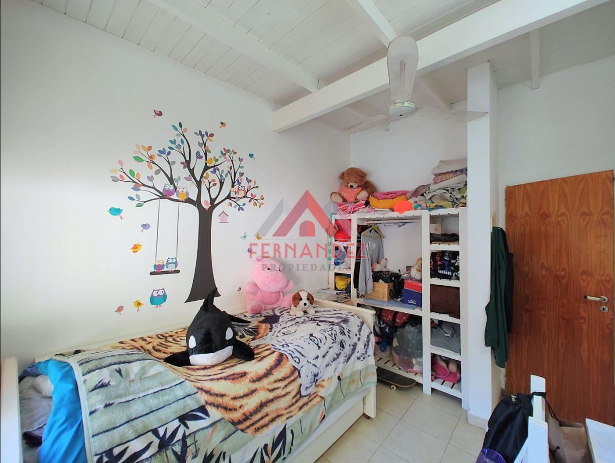 Casa cuatro ambientes con piscina