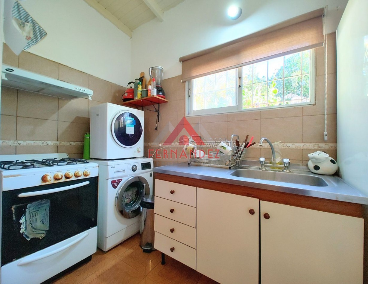 Casa cuatro ambientes con piscina