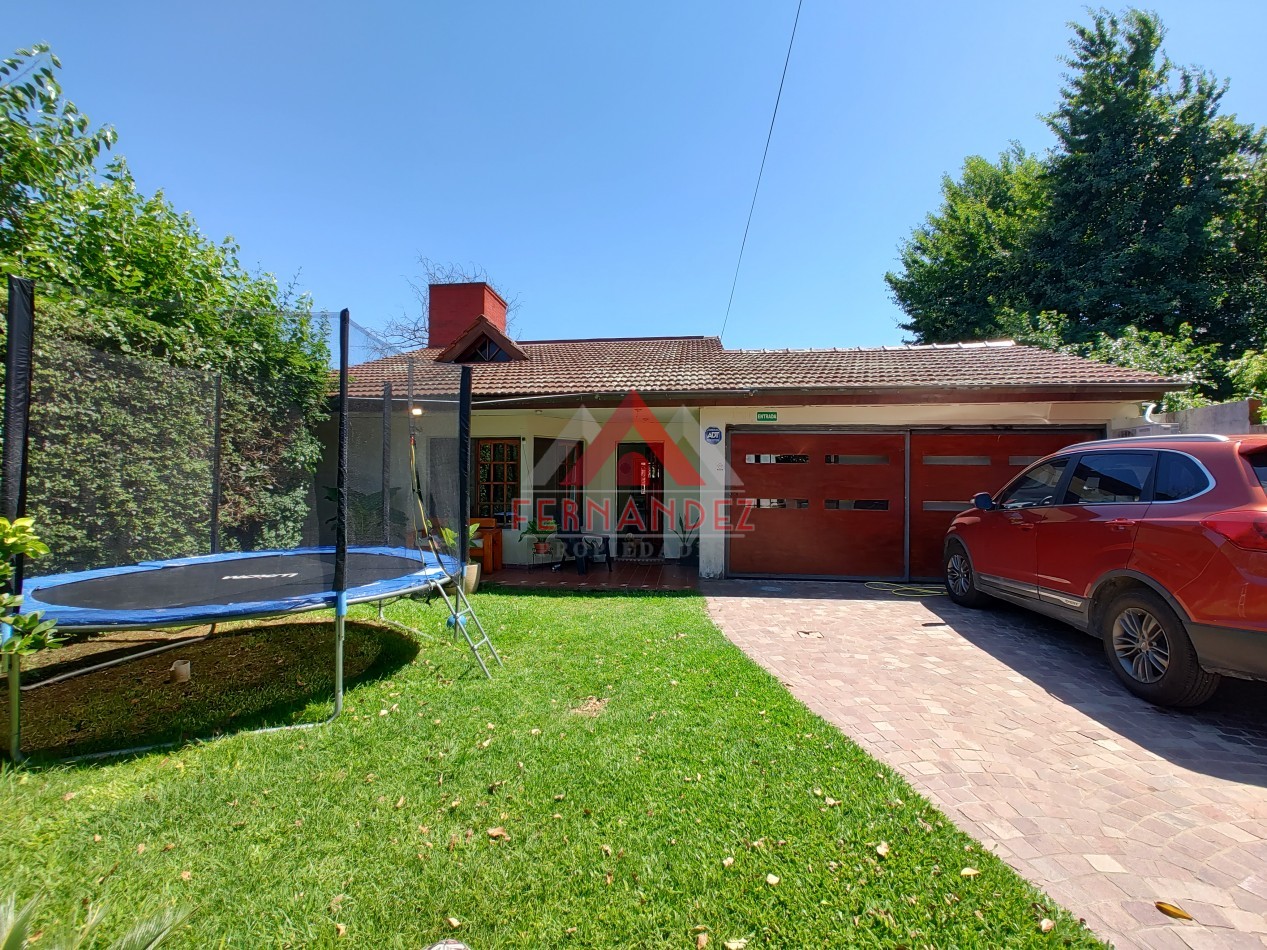 Casa 5 ambientes con piscina