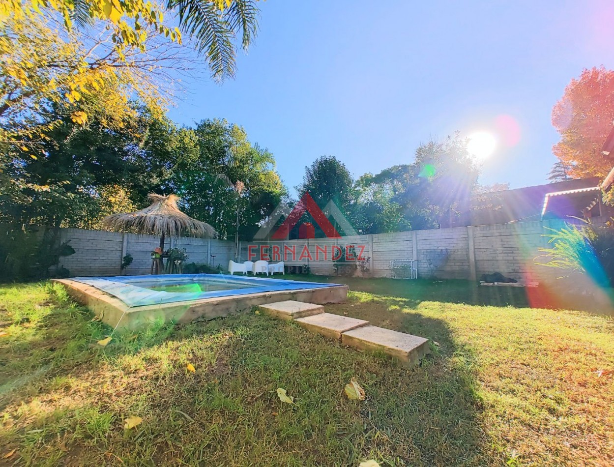 Casa cuatro ambientes con piscina